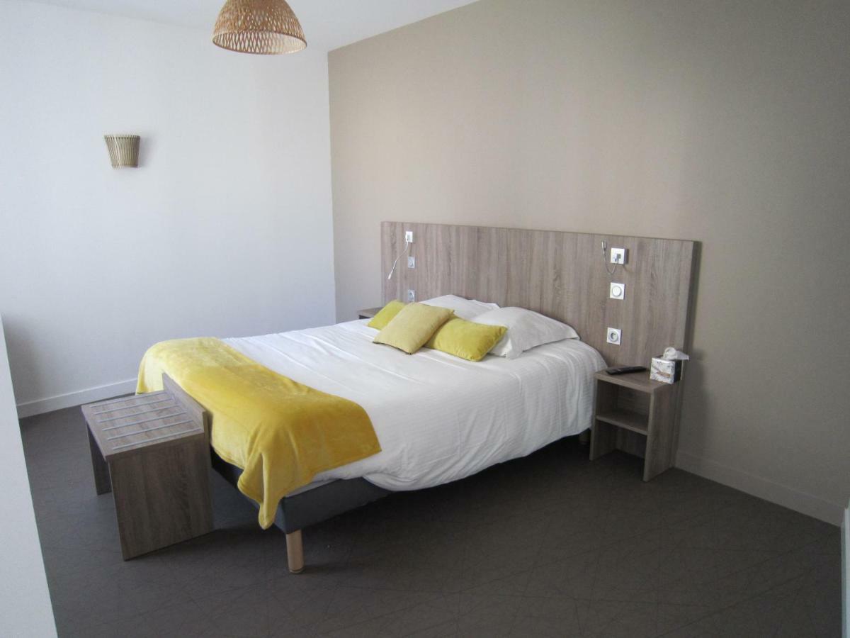 Le Camelia Hotel Ruille-Froid-Fonds Bagian luar foto